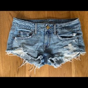 American Eagle ‘Shortie’ Denim Shorts